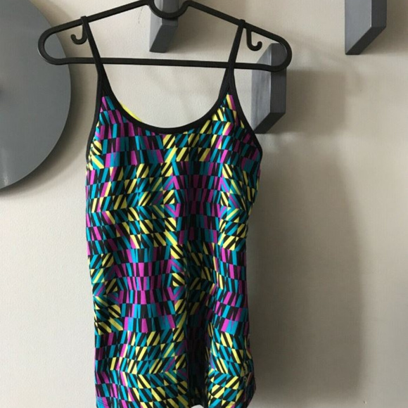 ASICS Women's Illusion Cross back Print Tank - Picture 5 of 6